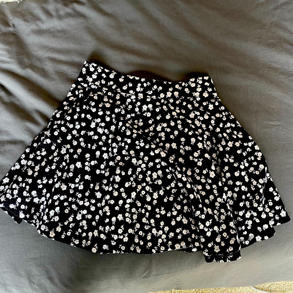Forever 21 Black with White Flowers Skater Skirt- XS